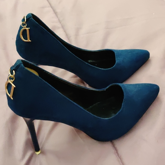 high heel red bottom shoes